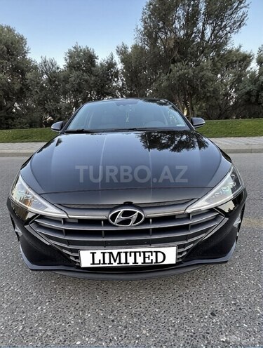 Hyundai Elantra-1