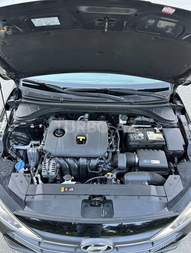 Hyundai Elantra-6