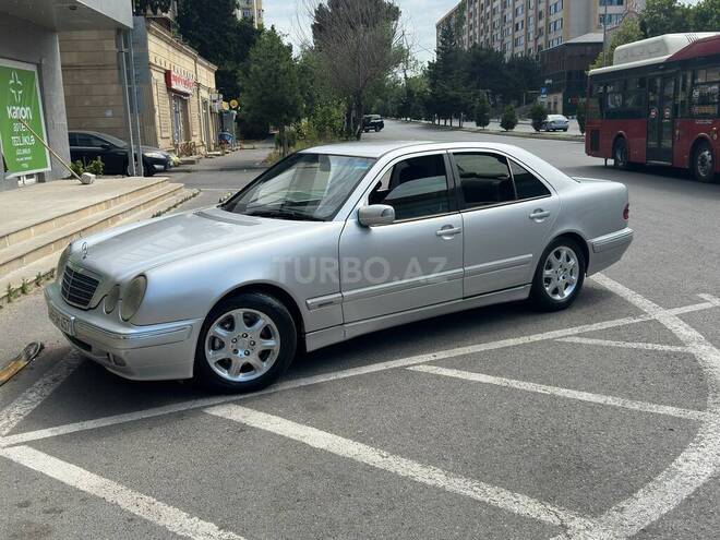 Mercedes E 220-4