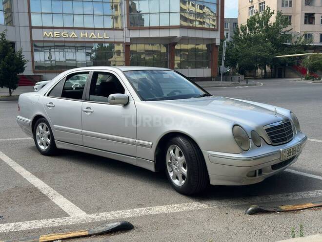 Mercedes E 220-2