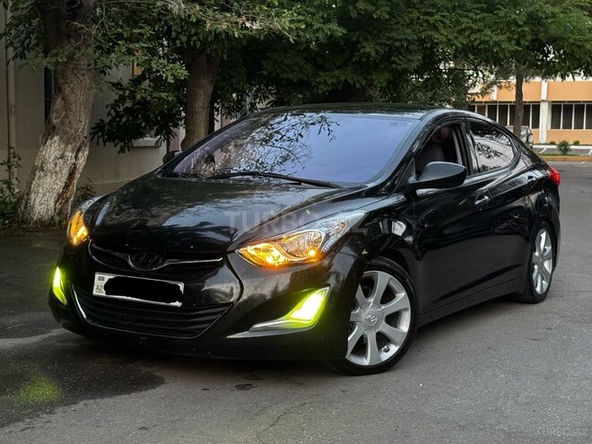 Hyundai Elantra-1