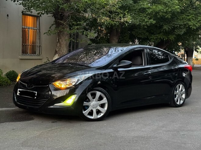 Hyundai Elantra-2