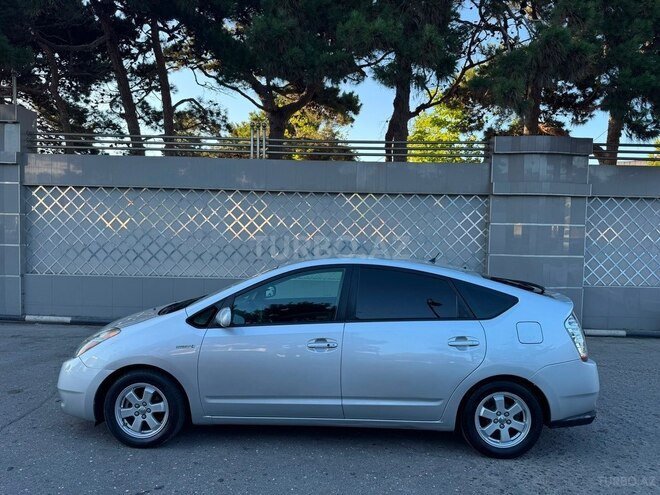 Toyota Prius-8