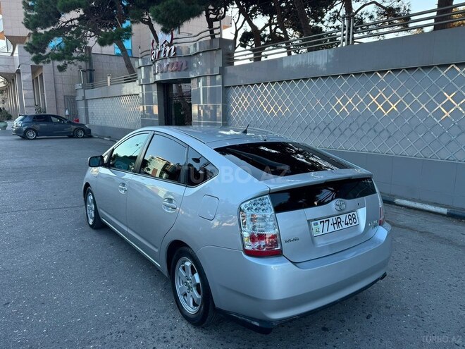 Toyota Prius-4