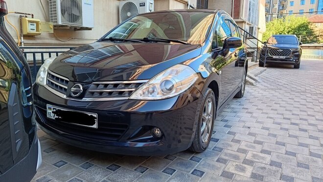 Nissan Tiida-14