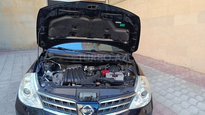 Nissan Tiida-16