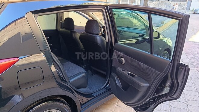Nissan Tiida-18