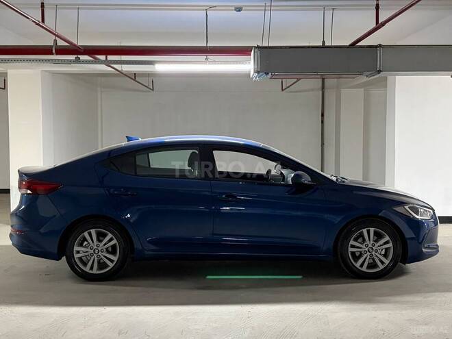 Hyundai Elantra-15