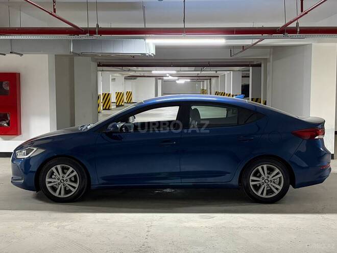 Hyundai Elantra-14
