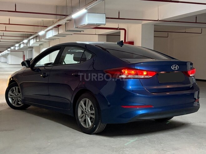 Hyundai Elantra-6