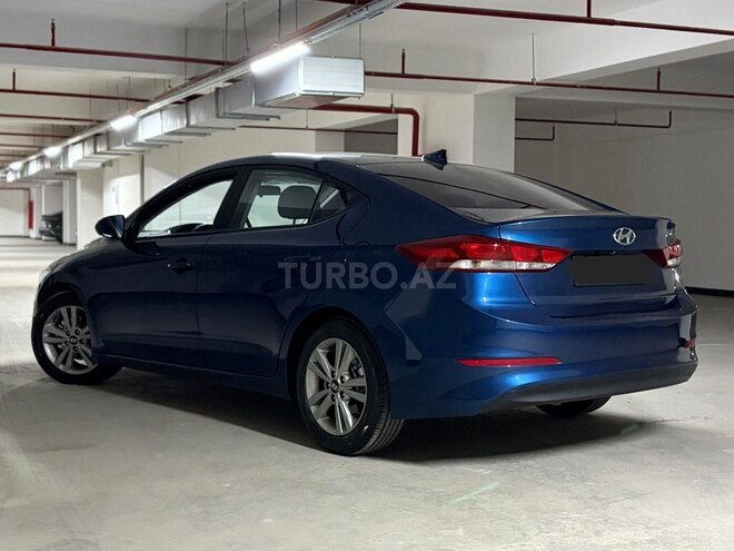 Hyundai Elantra-2