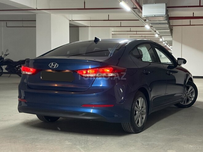 Hyundai Elantra-9