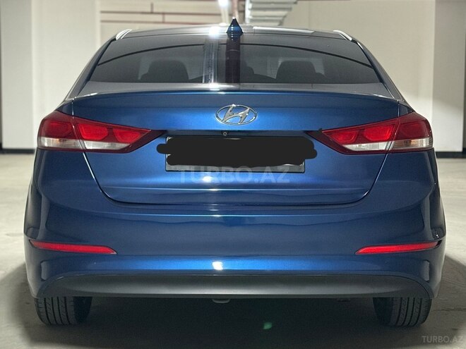 Hyundai Elantra-12