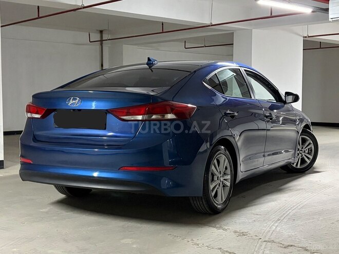 Hyundai Elantra-4