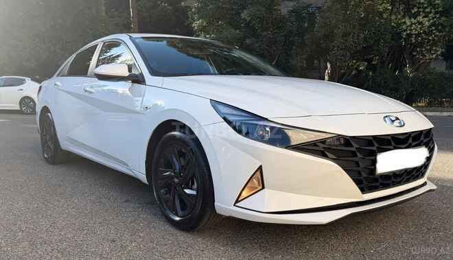 Hyundai Elantra-2