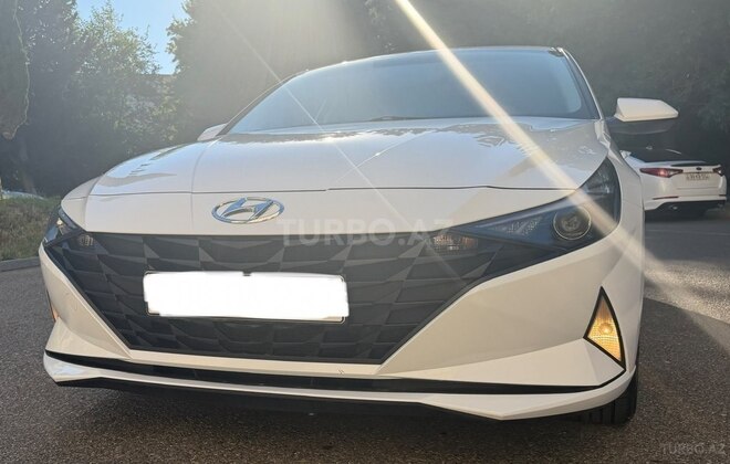 Hyundai Elantra-1
