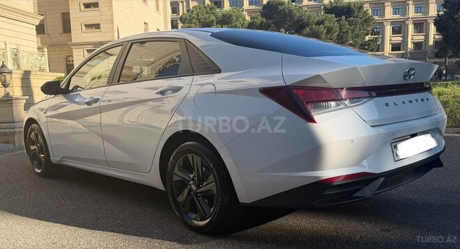 Hyundai Elantra-4
