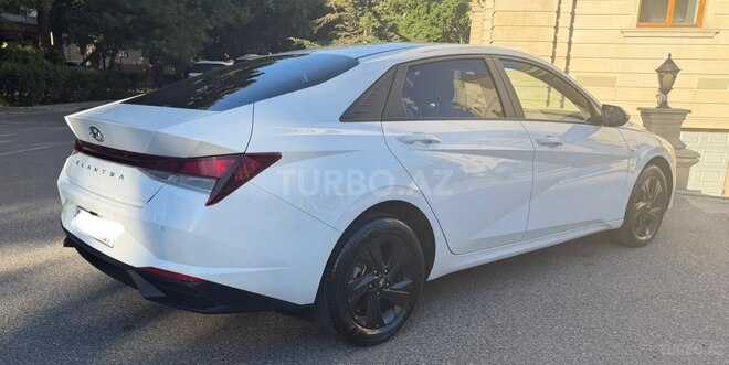 Hyundai Elantra-7