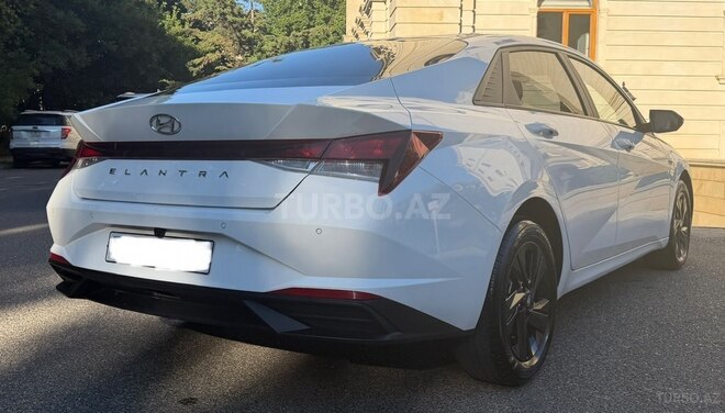 Hyundai Elantra-5