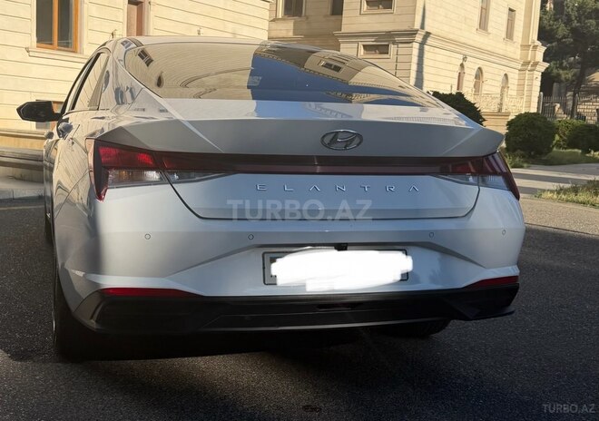 Hyundai Elantra-6