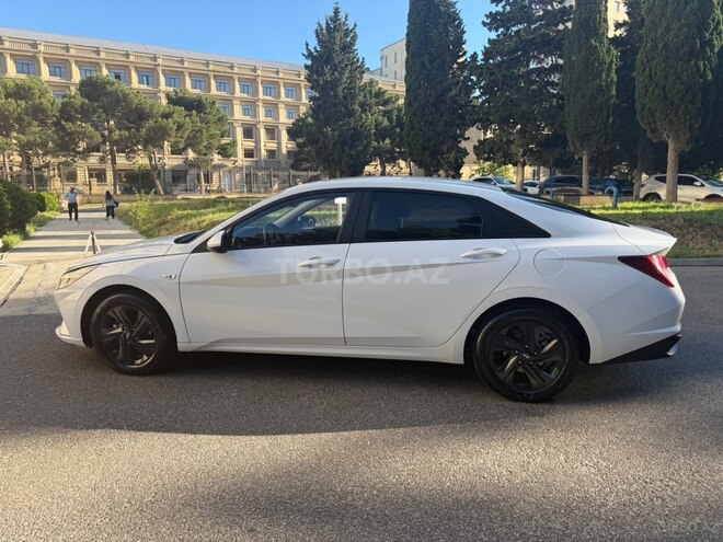 Hyundai Elantra-8