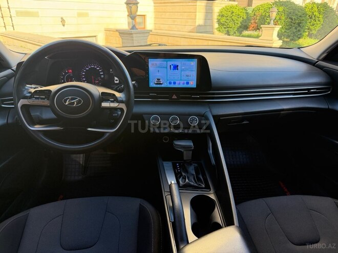 Hyundai Elantra-9