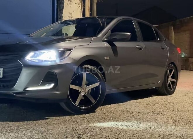 Chevrolet Onix-2