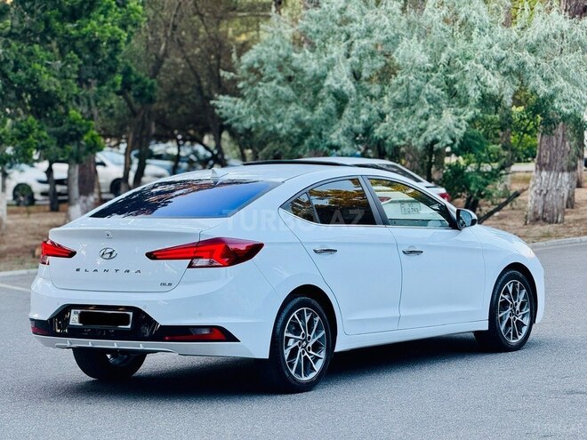 Hyundai Elantra-7