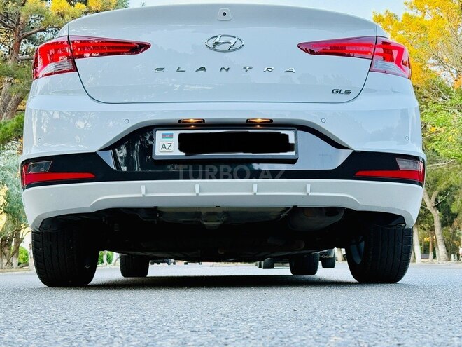 Hyundai Elantra-8