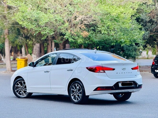 Hyundai Elantra-6