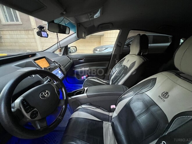 Toyota Prius-3