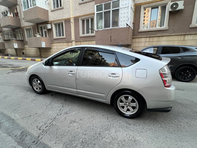 Toyota Prius-10