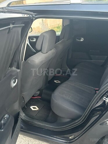 Renault Megane-6