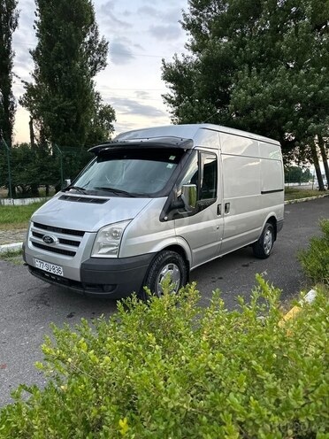 Ford Transit-2