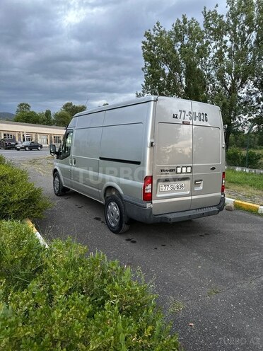 Ford Transit-5