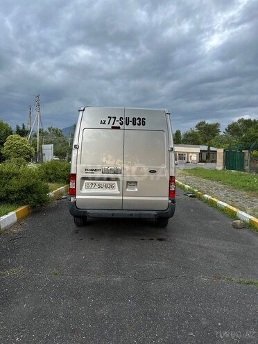 Ford Transit-6