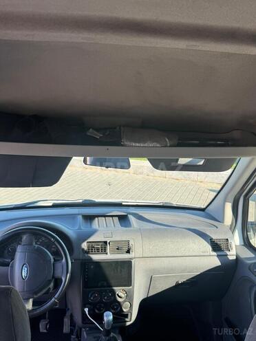 Ford Tourneo Connect-10