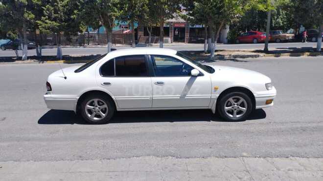 Nissan Maxima-5