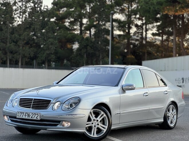 Mercedes E 240-4