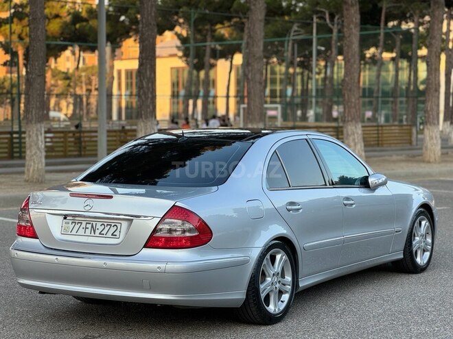 Mercedes E 240-21