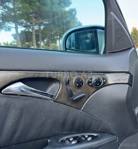 Mercedes E 240-14