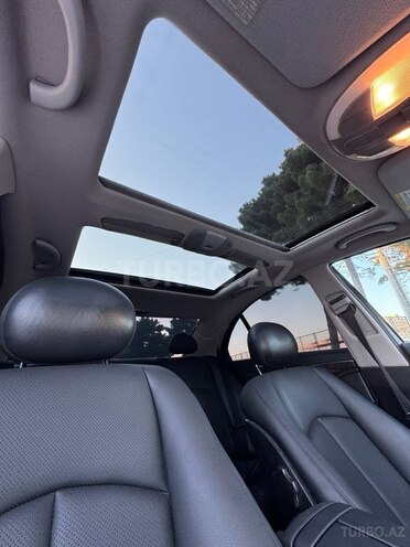 Mercedes E 240-17