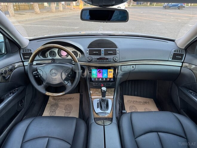 Mercedes E 240-19