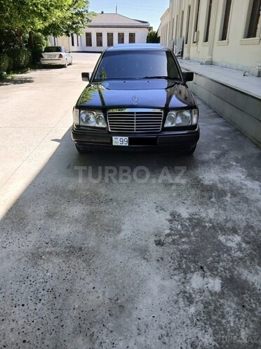 Mercedes 250 D-1