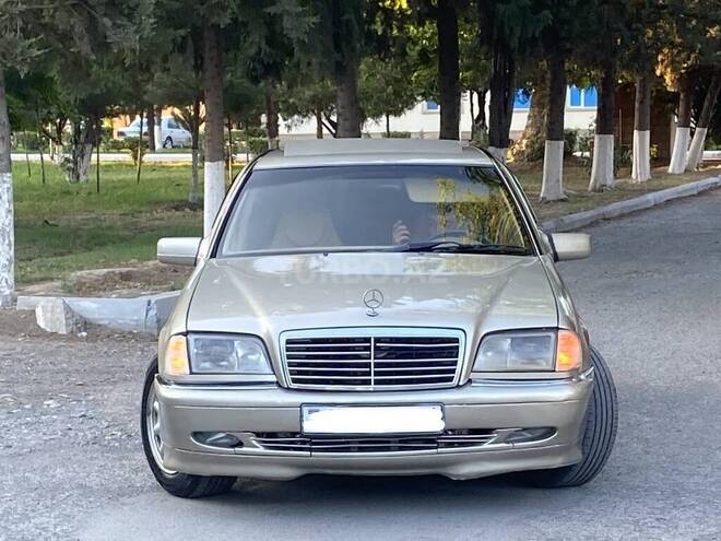 Mercedes C 200-13