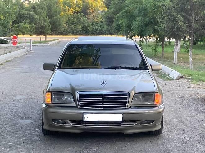 Mercedes C 200-1