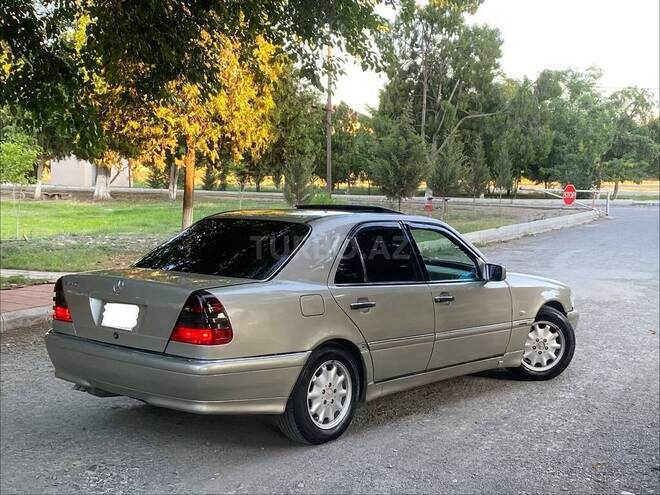 Mercedes C 200-19