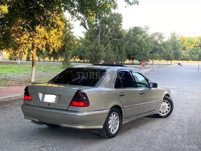 Mercedes C 200-2