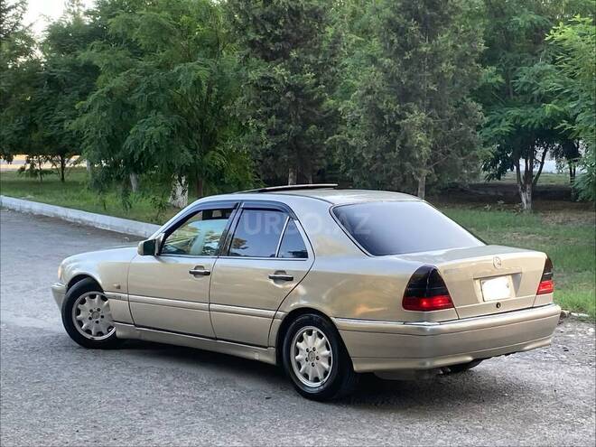 Mercedes C 200-10