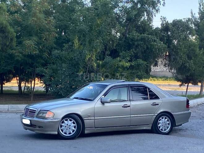 Mercedes C 200-17